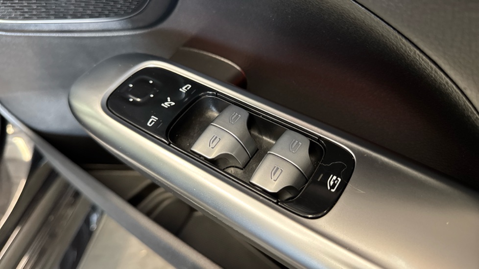 Mercedes-Benz C-Class C200d AMG Line Premium Plus 5dr Auto Diesel Estate - Image 25
