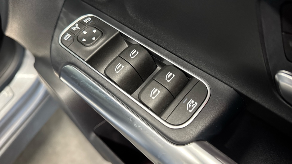 Mercedes-Benz Eqa 250+ 140kW Urban Edition 70.5kWh 5dr Auto Electric Hatchback - Image 25