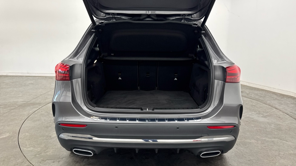 Mercedes-Benz GLA 250e AMG Line Executive 5dr Auto Hatchback - Image 4