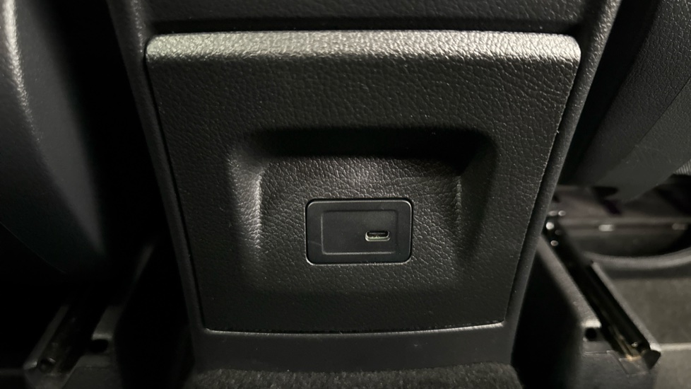 Mercedes-Benz B-Class B200d AMG Line Premium 5dr Auto Diesel Hatchback - Image 21