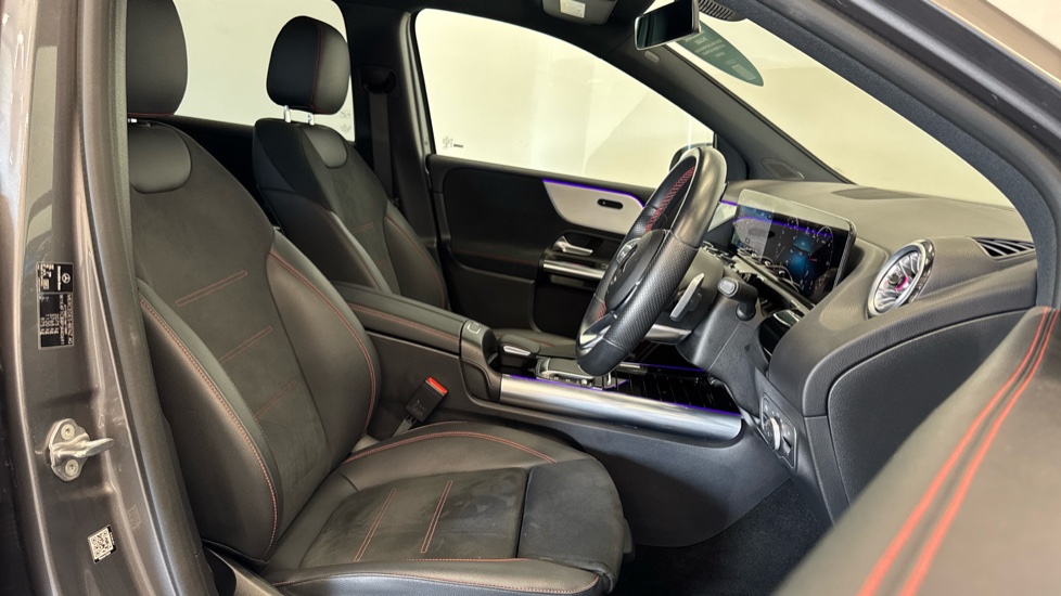 Mercedes-Benz B-Class B200d AMG Line Premium 5dr Auto Diesel Hatchback - Image 27
