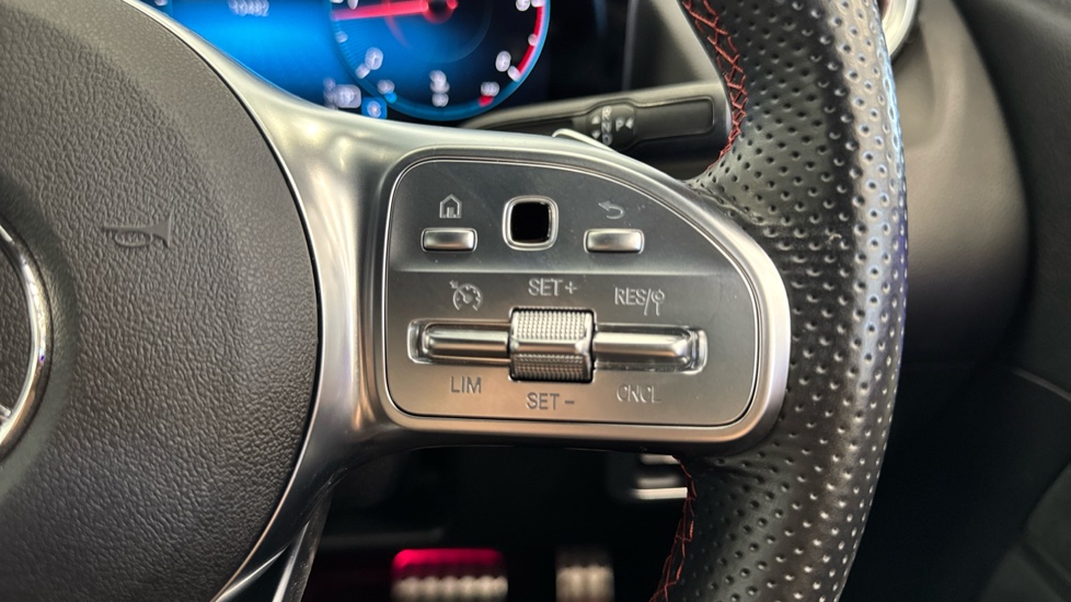 Mercedes-Benz B-Class B200d AMG Line Premium 5dr Auto Diesel Hatchback - Image 30