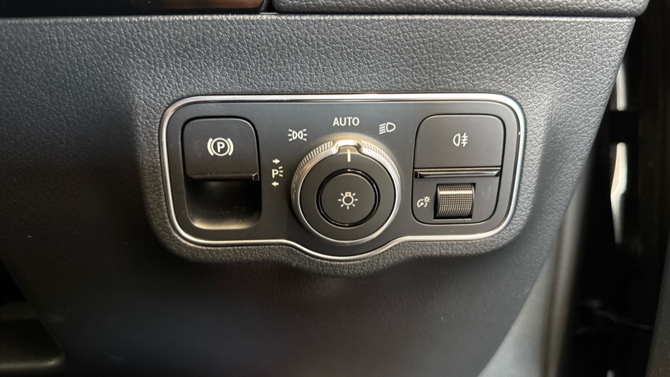 Mercedes-Benz GLA 220d 4Matic AMG Line Executive 5dr Auto Diesel Hatchback - Image 29