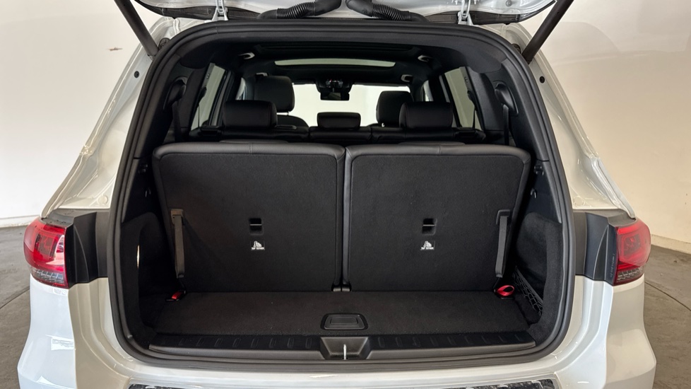 Mercedes-Benz GLB 220d 4Matic AMG Line Prem Plus 5dr 8G-Tronic Diesel Estate - Image 4