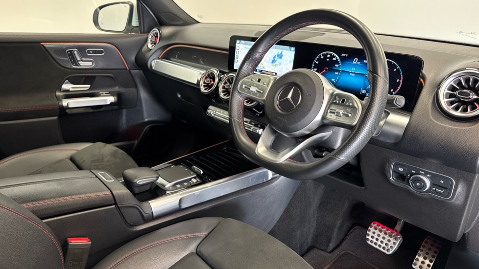 Mercedes-Benz GLB 220d 4Matic AMG Line Prem Plus 5dr 8G-Tronic Diesel Estate - Image 11