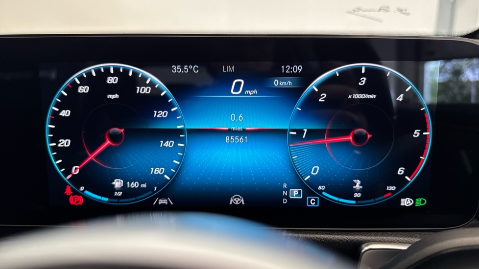 Mercedes-Benz GLB 220d 4Matic AMG Line Prem Plus 5dr 8G-Tronic Diesel Estate - Image 18