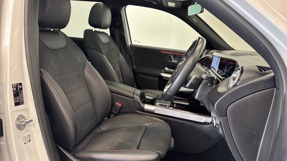 Mercedes-Benz GLB 220d 4Matic AMG Line Prem Plus 5dr 8G-Tronic Diesel Estate - Image 27