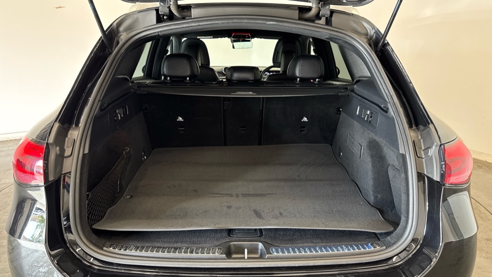 Mercedes-Benz GLC 300 4Matic AMG Line 5dr 9G-Tronic Petrol Estate - Image 4