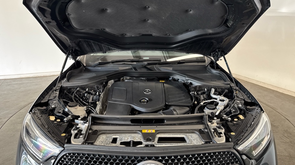Mercedes-Benz GLC 300 4Matic AMG Line 5dr 9G-Tronic Petrol Estate - Image 8