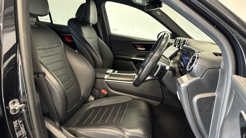 Mercedes-Benz GLC 300 4Matic AMG Line 5dr 9G-Tronic Petrol Estate - Image 27