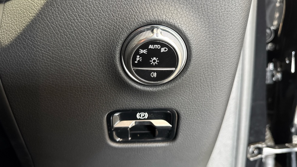 Mercedes-Benz GLC 300 4Matic AMG Line 5dr 9G-Tronic Petrol Estate - Image 28