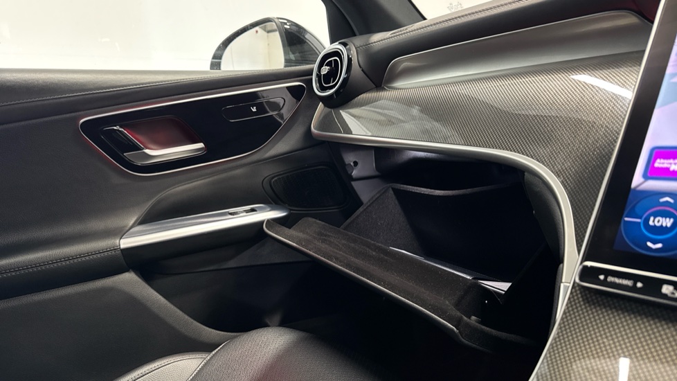Mercedes-Benz GLC 300 4Matic AMG Line 5dr 9G-Tronic Petrol Estate - Image 35