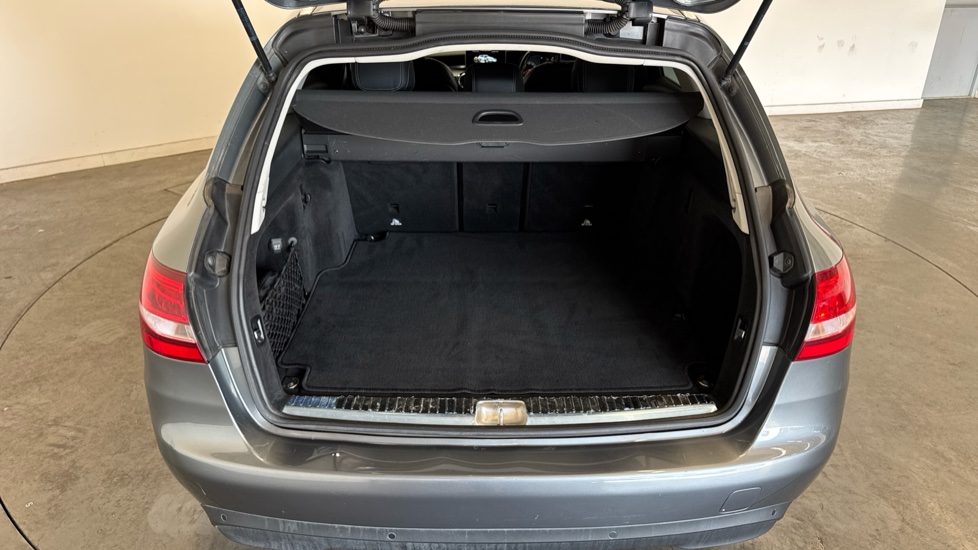 Mercedes-Benz C-Class C220d SE Executive Edition 5dr 9G-Tronic Diesel Estate - Image 4
