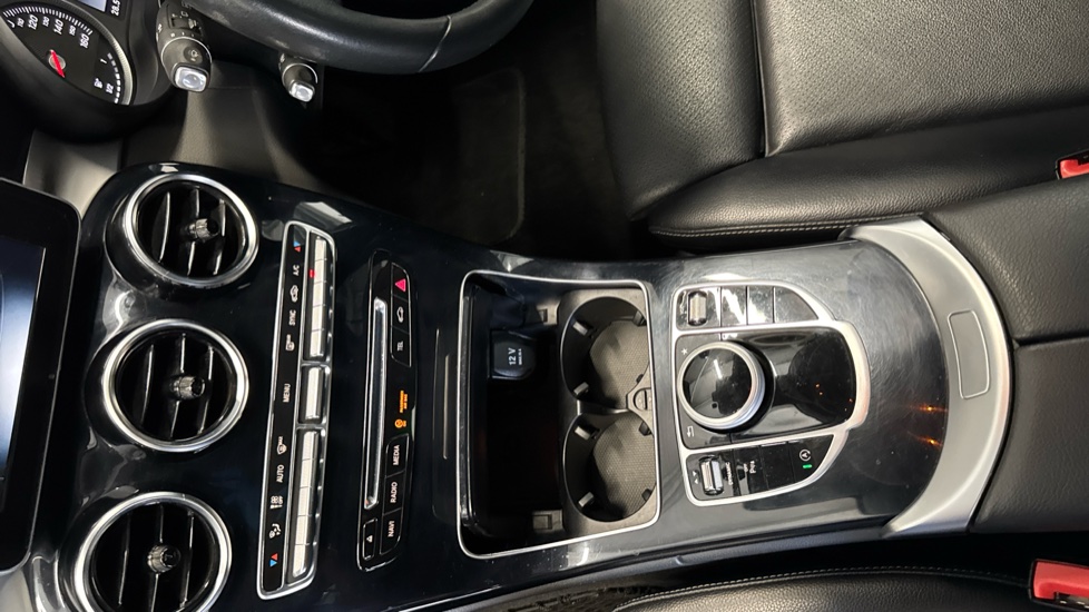 Mercedes-Benz C-Class C220d SE Executive Edition 5dr 9G-Tronic Diesel Estate - Image 13