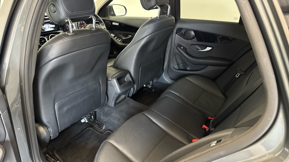 Mercedes-Benz C-Class C220d SE Executive Edition 5dr 9G-Tronic Diesel Estate - Image 16
