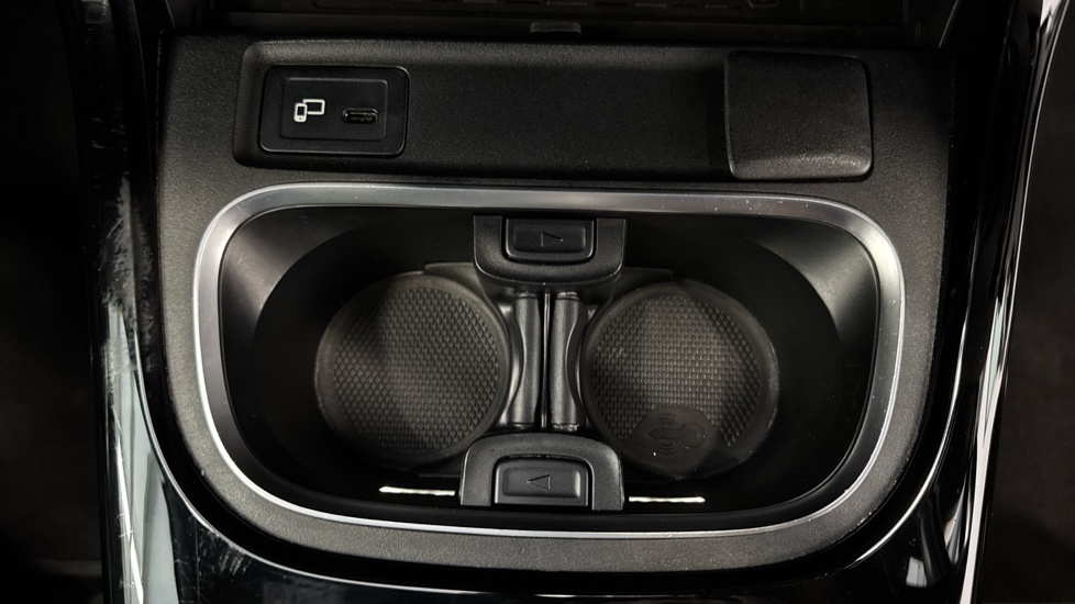 Mercedes-Benz A-Class A180 AMG Line Executive 5dr Petrol Hatchback - Image 26