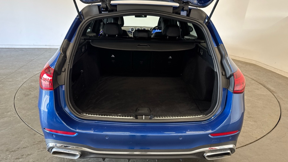 Mercedes-Benz C-Class C200 AMG Line Premium 5dr 9G-Tronic Petrol Estate - Image 4