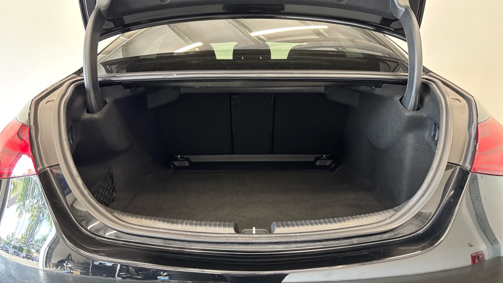 Mercedes-Benz C-Class C200 AMG Line 4dr 9G-Tronic Petrol Saloon - Image 4