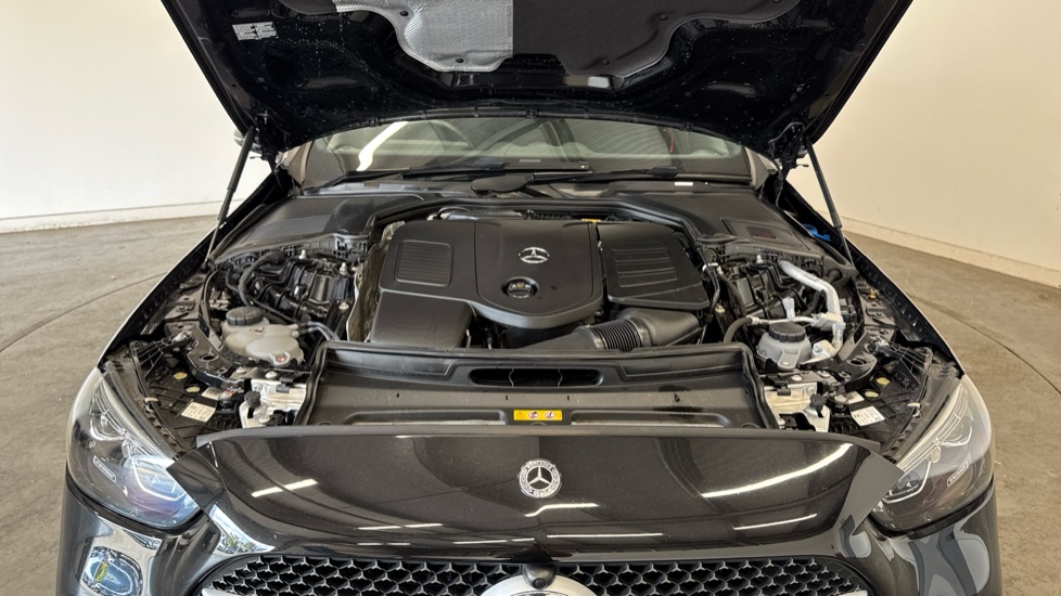 Mercedes-Benz C-Class C200 AMG Line 4dr 9G-Tronic Petrol Saloon - Image 8