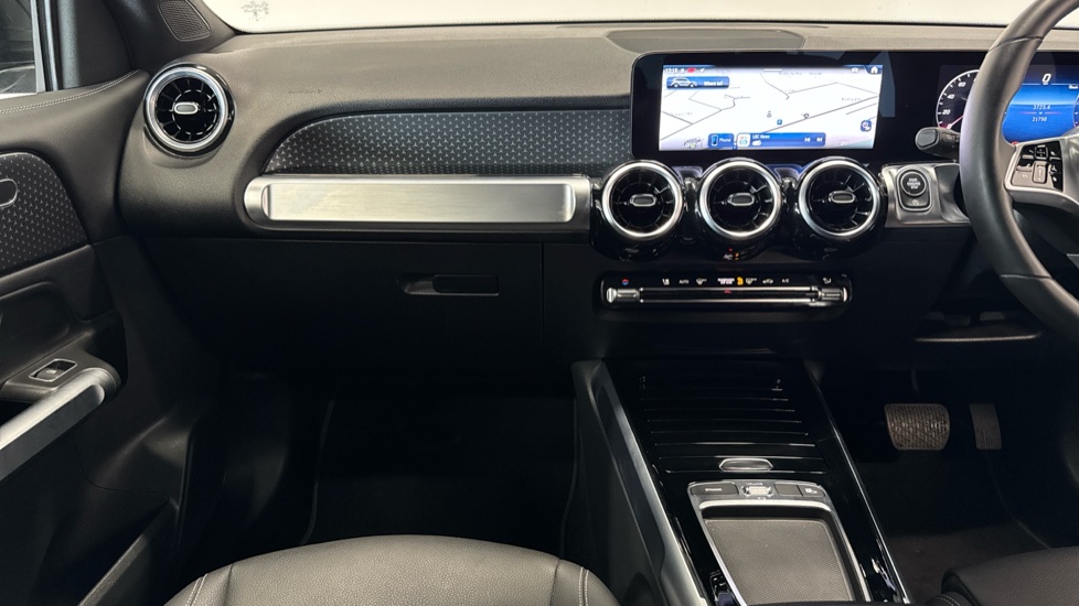 Mercedes-Benz GLB 200 Sport Executive 5dr 7G-Tronic Petrol Estate - Image 14