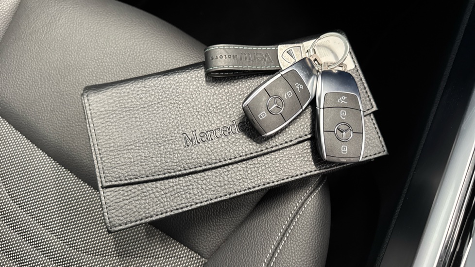Mercedes-Benz GLB 200 Sport Executive 5dr 7G-Tronic Petrol Estate - Image 19