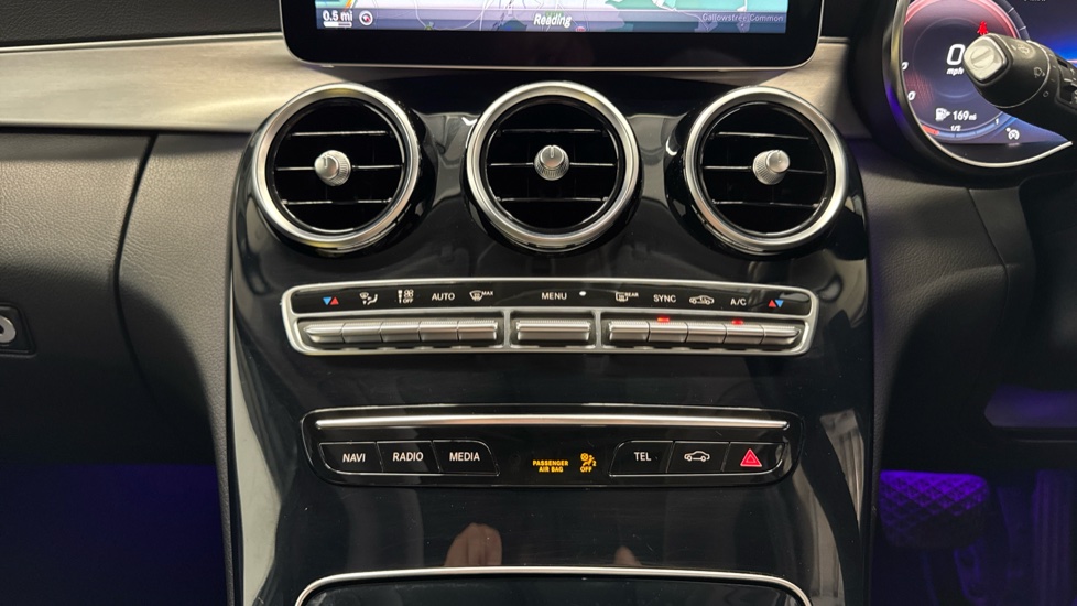 Mercedes-Benz C-Class C200d Sport 5dr Auto Diesel Estate - Image 32