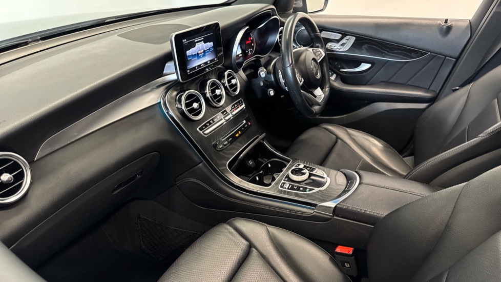 Mercedes-Benz GLC 220d 4Matic AMG Line Premium 5dr 9G-Tronic Diesel Estate - Image 9
