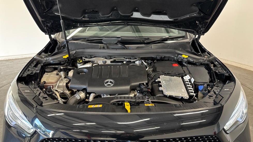 Mercedes-Benz GLA 220d 4Matic AMG Line Premium Plus 5dr Auto Diesel Hatchback - Image 8