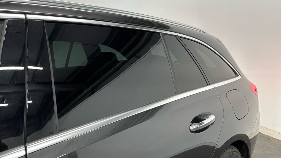 Mercedes-Benz C-Class C300e AMG Line Premium [Pan Roof] 5dr 9G-Tronic Estate - Image 44
