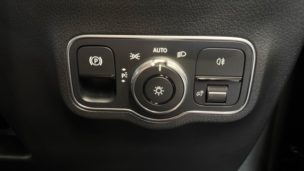 Mercedes-Benz GLA 200 Sport Executive 5dr Auto Petrol Hatchback - Image 29