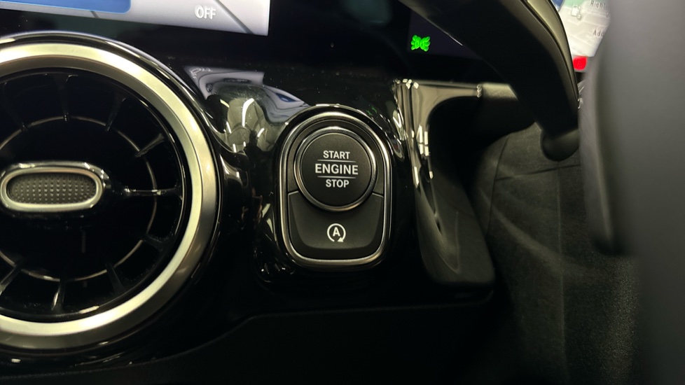 Mercedes-Benz GLA 200 Sport Executive 5dr Auto Petrol Hatchback - Image 33