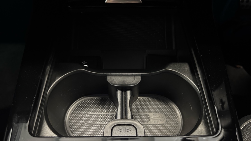 Mercedes-Benz A-Class A200 AMG Line Premium 5dr Auto Petrol Hatchback - Image 31