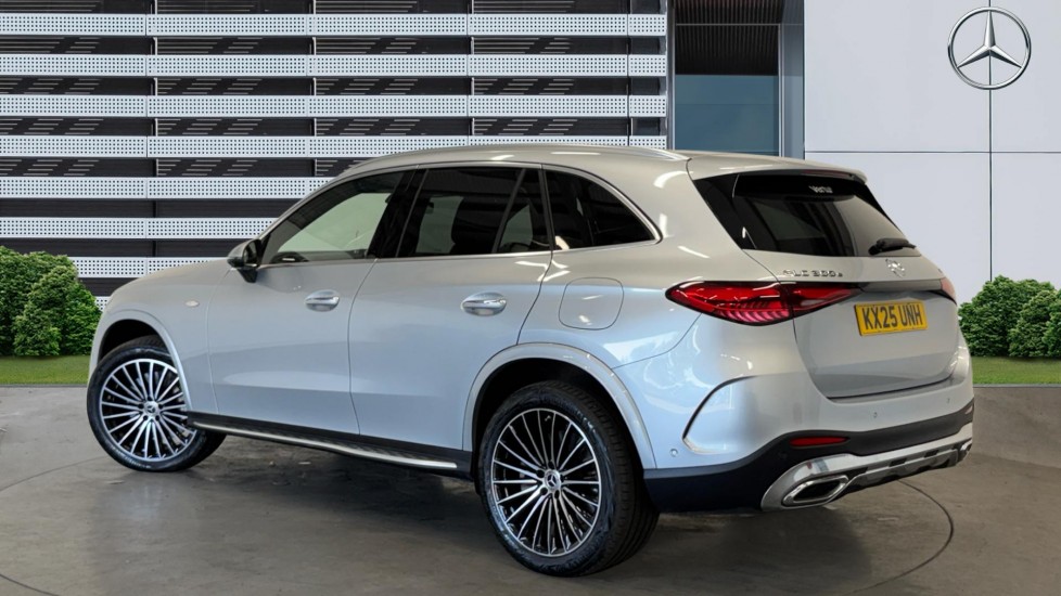 Mercedes-Benz GLC 300e 4Matic AMG Line Prem Plus 5dr 9G-Tronic Estate - Image 2