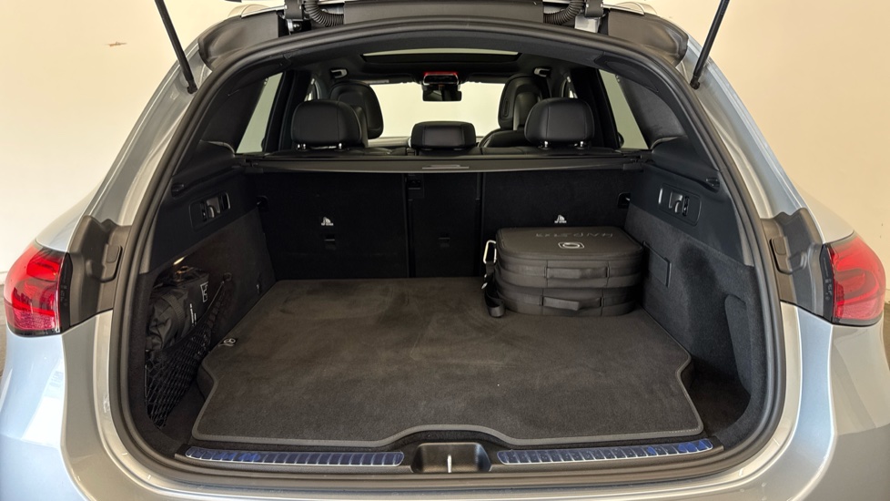 Mercedes-Benz GLC 300e 4Matic AMG Line Prem Plus 5dr 9G-Tronic Estate - Image 4