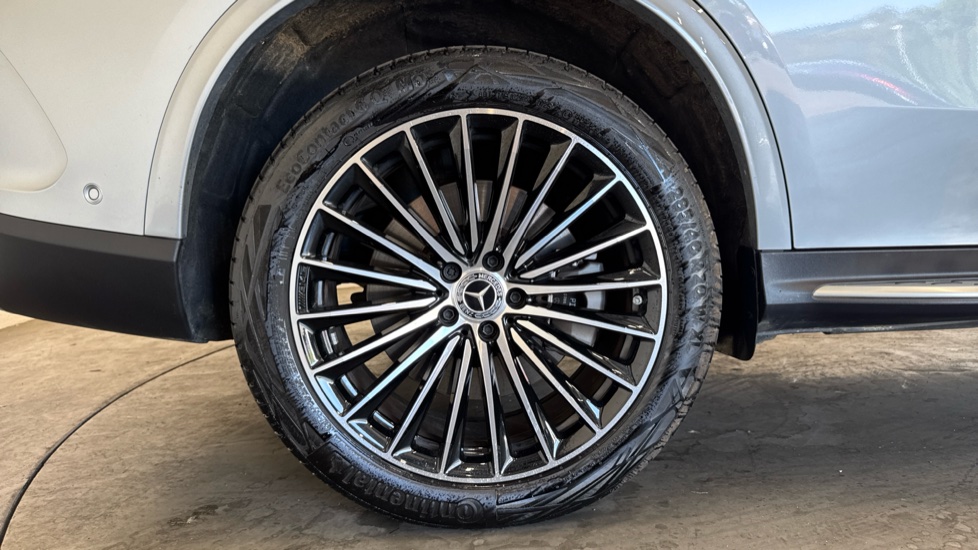 Mercedes-Benz GLC 300e 4Matic AMG Line Prem Plus 5dr 9G-Tronic Estate - Image 7