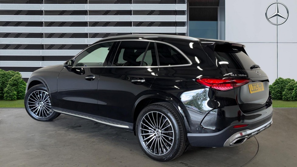 Mercedes-Benz GLC 300d 4Matic AMG Line Premium + 5dr 9G-Tronic Diesel Estate - Image 2