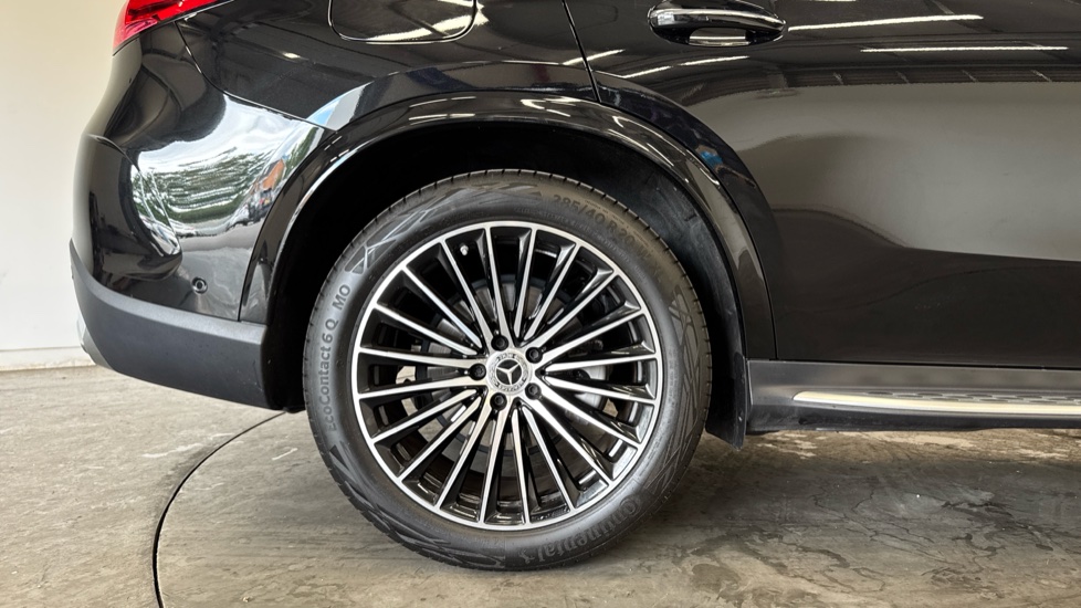 Mercedes-Benz GLC 300d 4Matic AMG Line Premium + 5dr 9G-Tronic Diesel Estate - Image 7