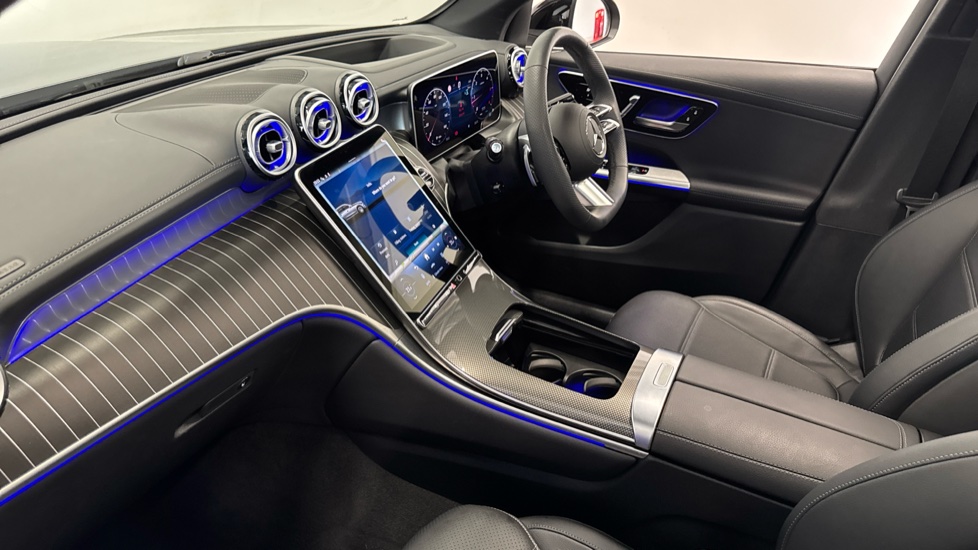Mercedes-Benz GLC 300d 4Matic AMG Line Premium + 5dr 9G-Tronic Diesel Estate - Image 9