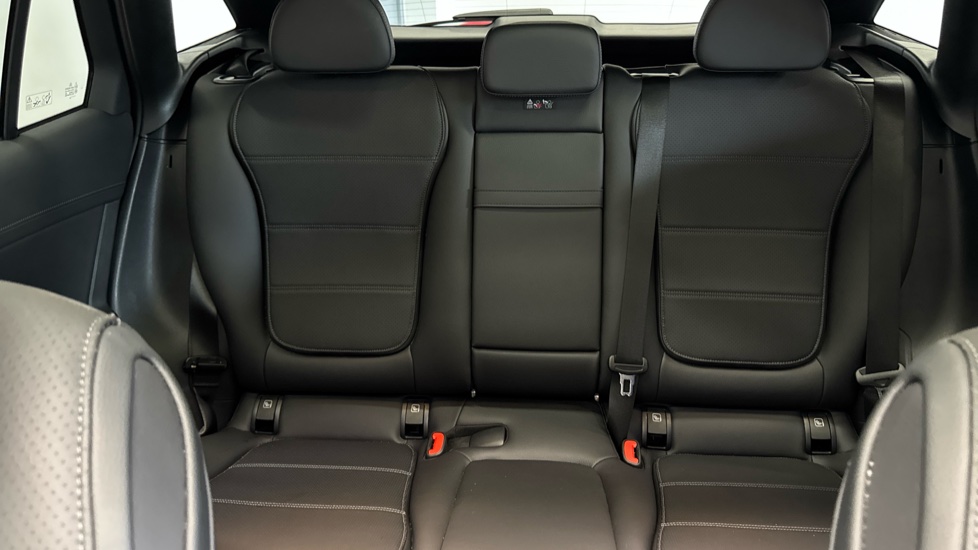 Mercedes-Benz GLC 300d 4Matic AMG Line Premium + 5dr 9G-Tronic Diesel Estate - Image 15