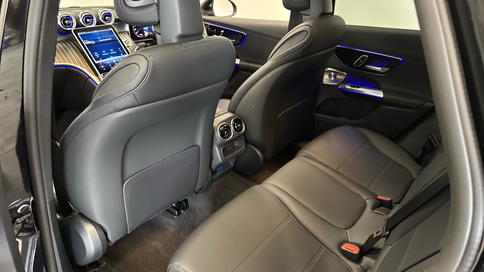 Mercedes-Benz GLC 300d 4Matic AMG Line Premium + 5dr 9G-Tronic Diesel Estate - Image 16