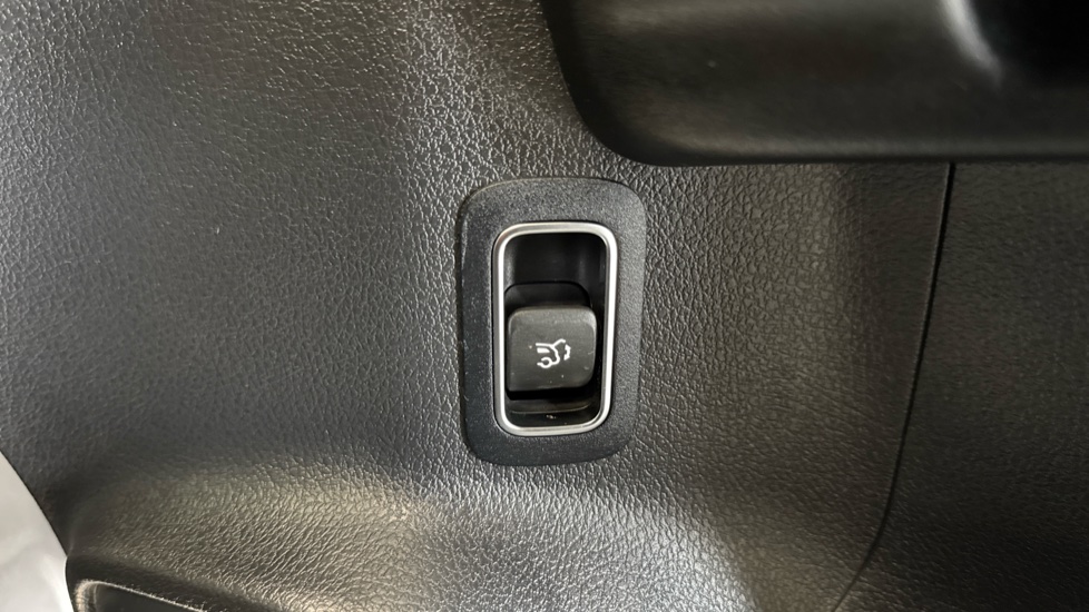 Mercedes-Benz GLA 200 AMG Line Executive 5dr Auto Petrol Hatchback - Image 27