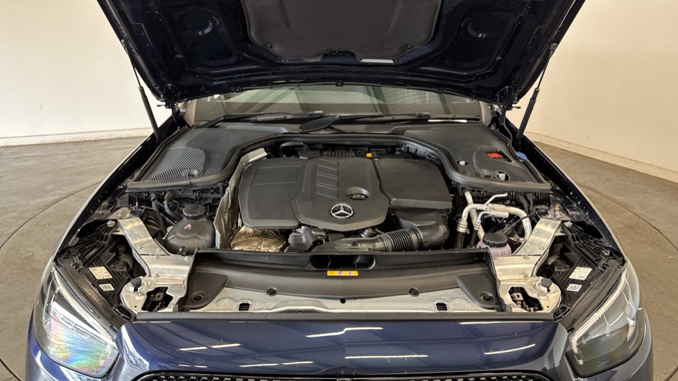 Mercedes-Benz E-Class E220d 200 AMG Line Night Ed Prem+ 4dr 9G-Tronic Diesel Saloon - Image 8