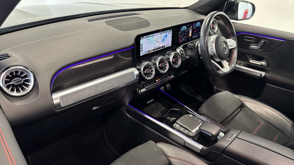 Mercedes-Benz GLB 200 AMG Line Premium Plus 5dr 7G-Tronic Petrol Estate - Image 9