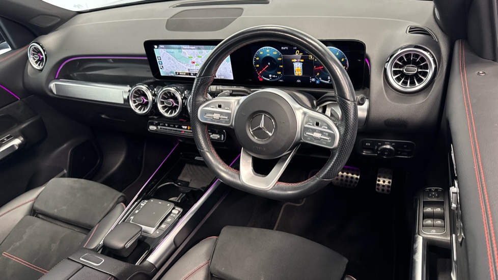 Mercedes-Benz GLB 200 AMG Line Premium Plus 5dr 7G-Tronic Petrol Estate - Image 11