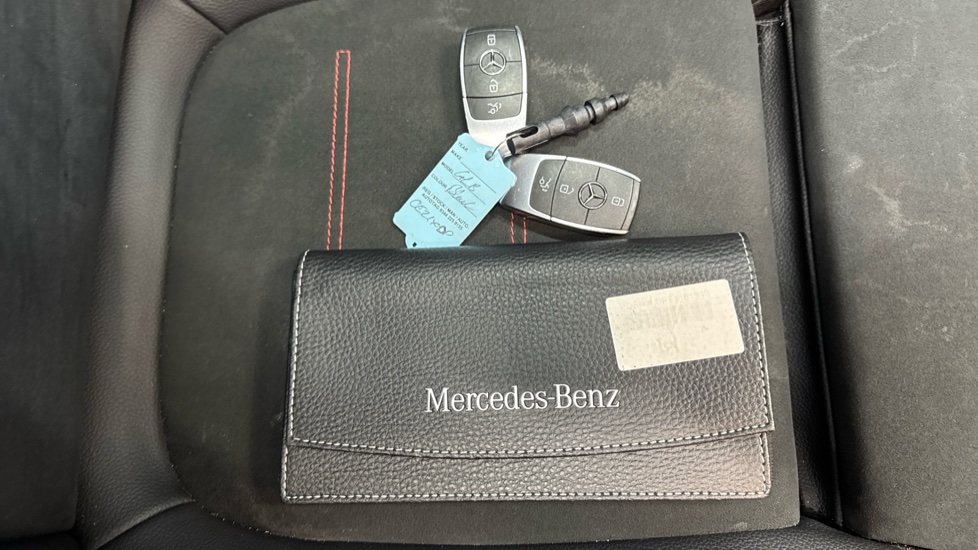 Mercedes-Benz GLB 200 AMG Line Premium Plus 5dr 7G-Tronic Petrol Estate - Image 19