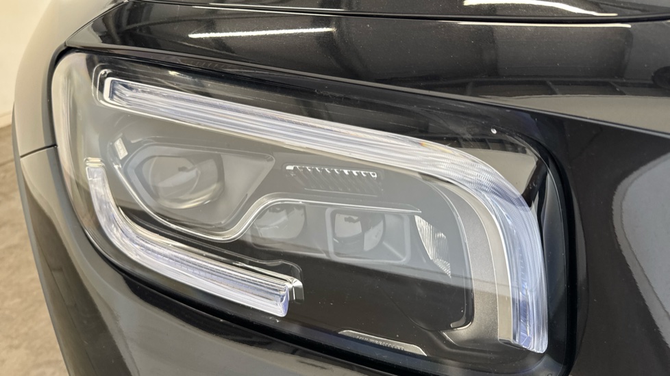 Mercedes-Benz GLB 200 AMG Line Premium Plus 5dr 7G-Tronic Petrol Estate - Image 21