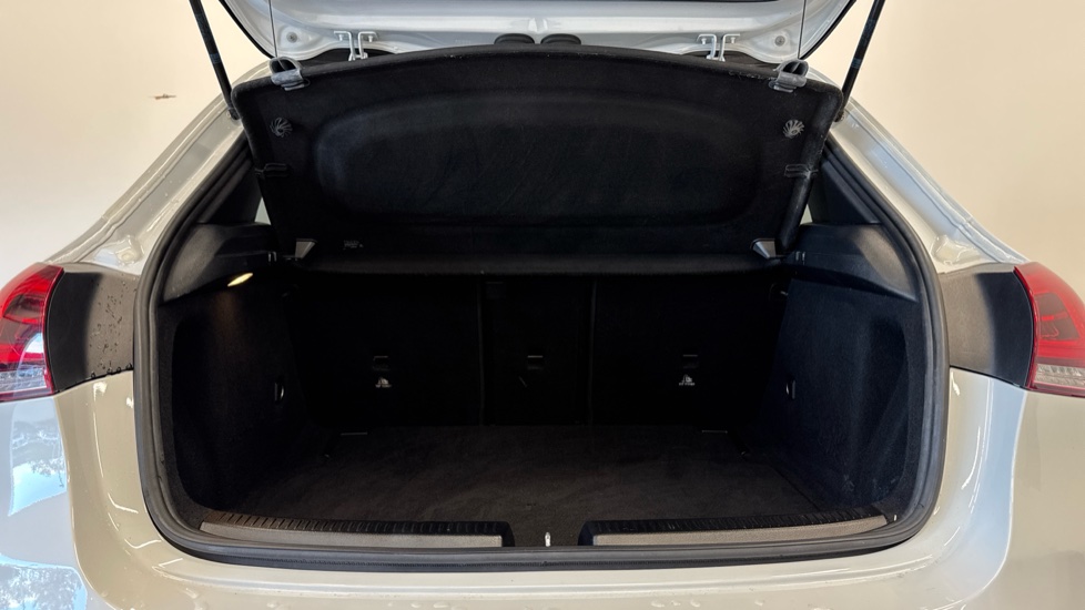 Mercedes-Benz A-Class A180 AMG Line 5dr Petrol Hatchback - Image 4