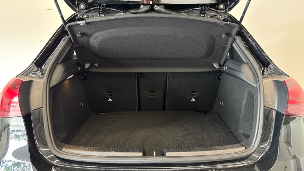 Mercedes-Benz A-Class A180 AMG Line Premium Plus 5dr Auto Petrol Hatchback - Image 4