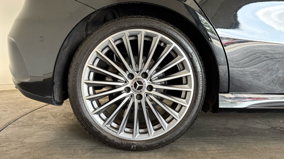 Mercedes-Benz A-Class A180 AMG Line Premium Plus 5dr Auto Petrol Hatchback - Image 7