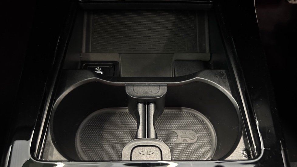 Mercedes-Benz A-Class A180 AMG Line Premium Plus 5dr Auto Petrol Hatchback - Image 32